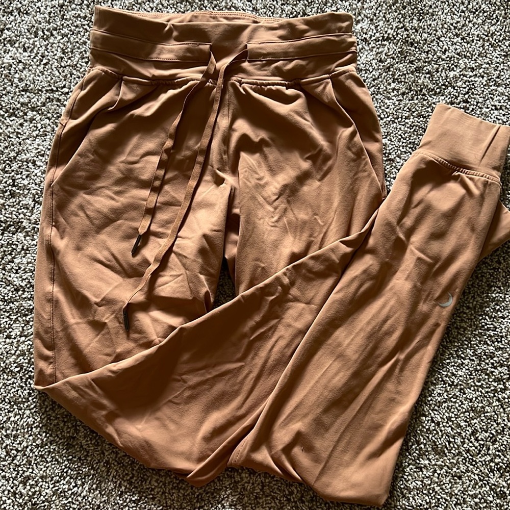 Ziya Joggers in Camel - Size Small